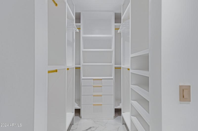 Walk-in Closet