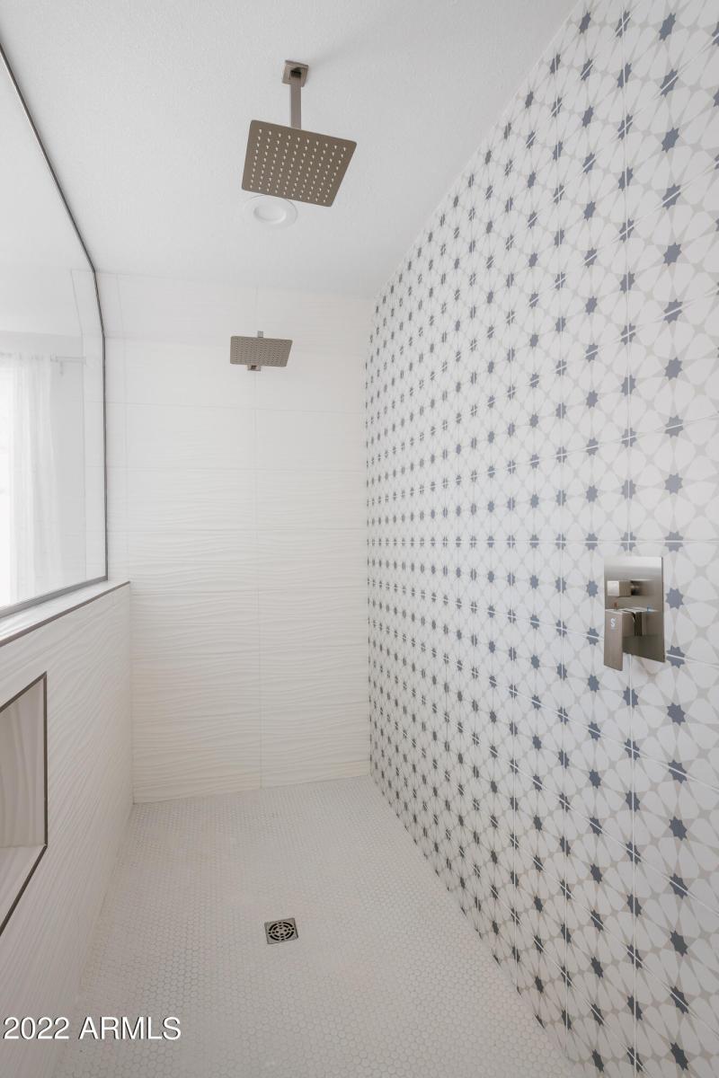 LAKOTKO_6602NPrayingMonkRd_WEB-8