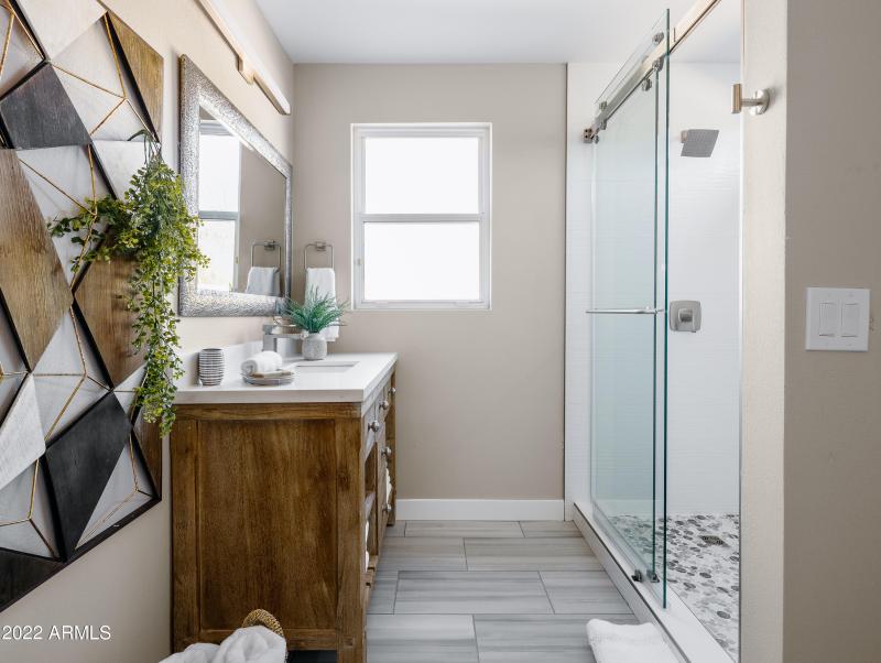 LAKOTKO_6602NPrayingMonkRd_WEB-41