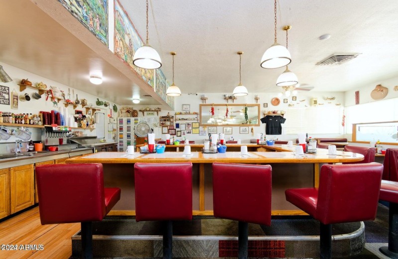 20240503193037070059000000-o