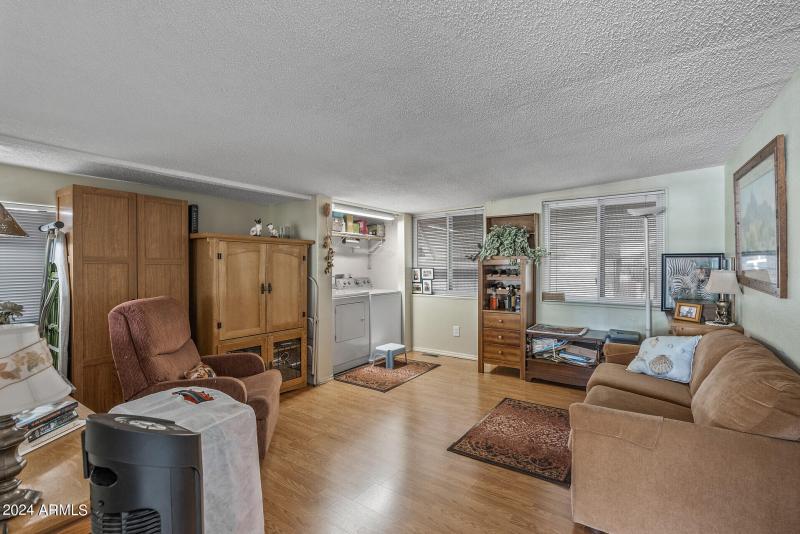 28_17200_W_Bell_L62484_mls