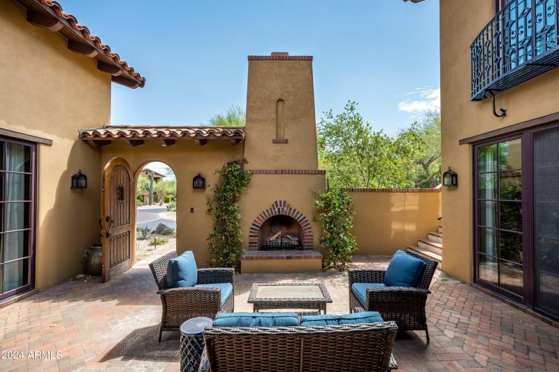 005_38749 N 104th Way41