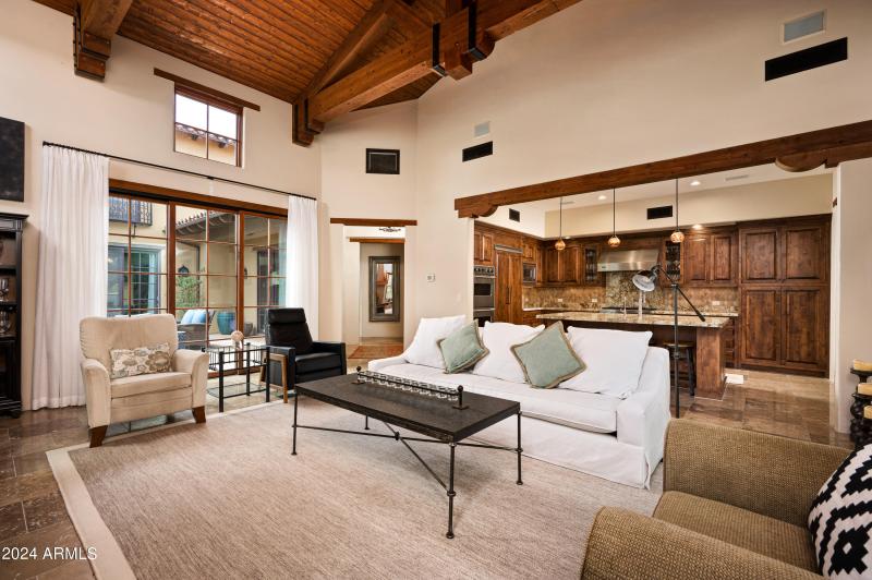 006_38749 N 104th Way11