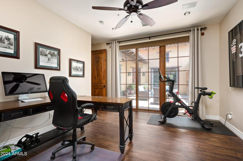 019_38749 N 104th Way27