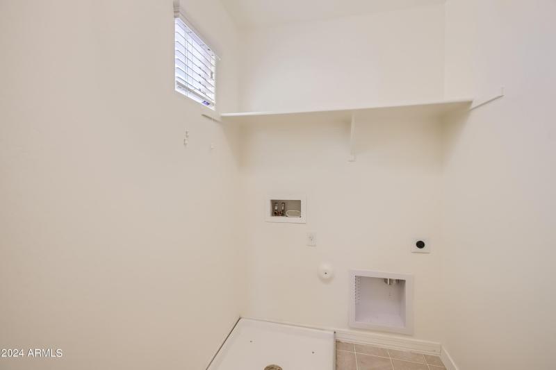 27 2nd Floor Laundry Room