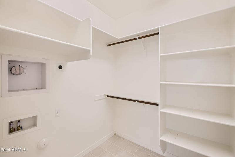 40 Casita Laundry Room