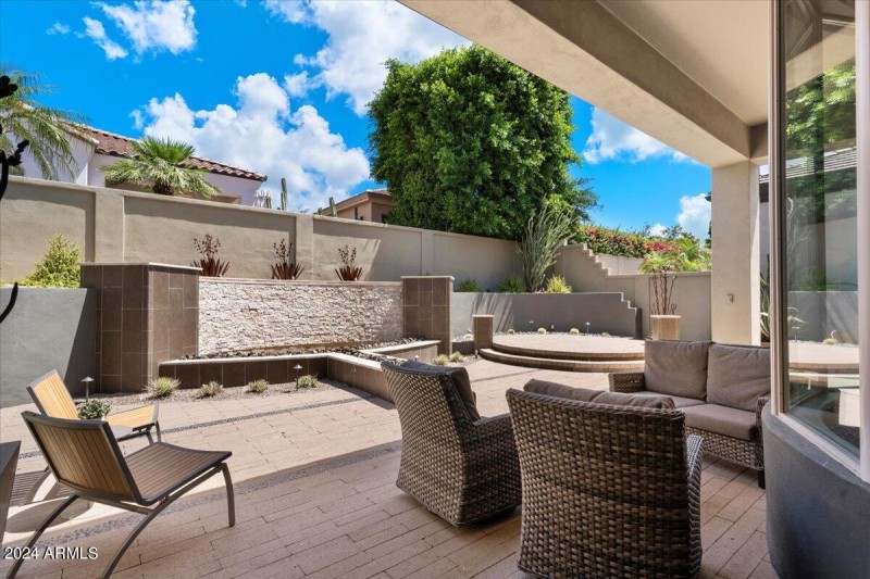 Backyard Oasis-Lots of sitting room