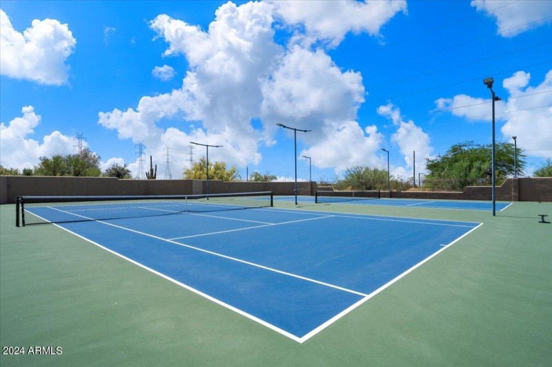 Tennis Courts & Pickleball Courts nearby