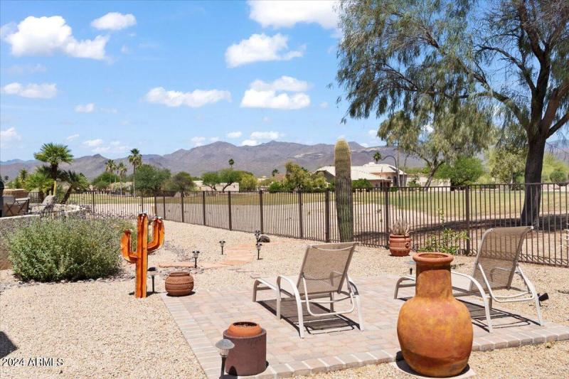 Relaxing Spectacular View Lounge Area