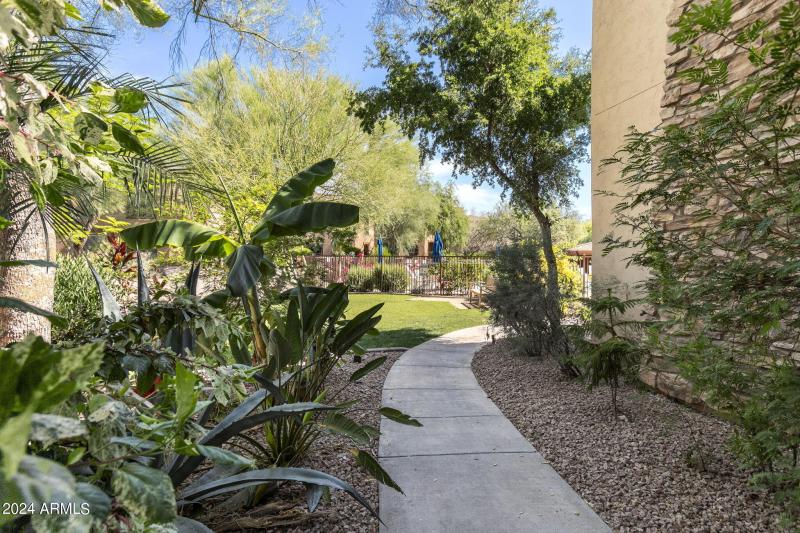 39-web-or-mls-16801-n-94th-st-2015