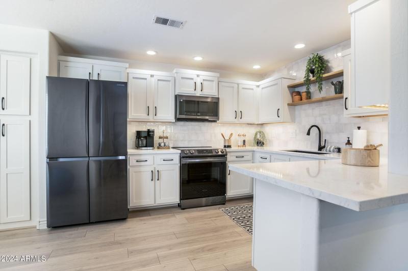 11-web-or-mls-16801-n-94th-st-2015