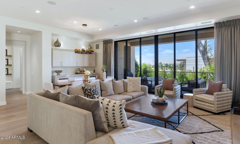 2 Biltmore Estates Dr