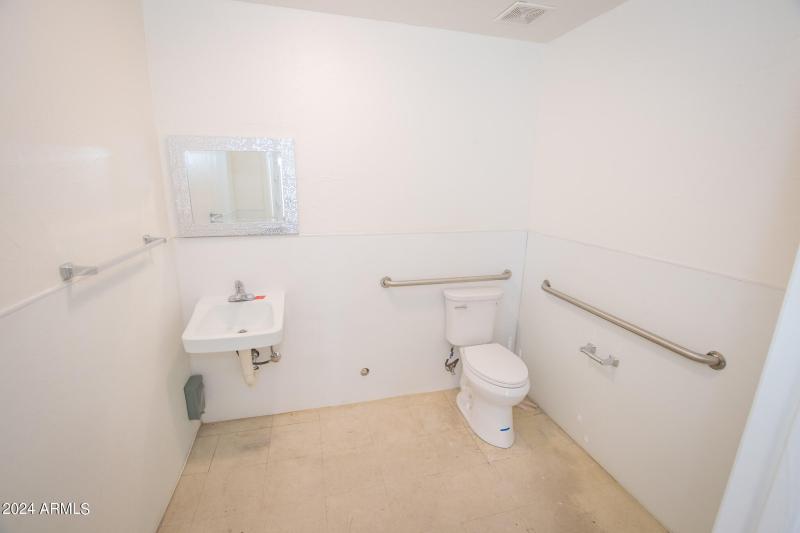 970 E Fry Blvd 06-12-2024 (10)