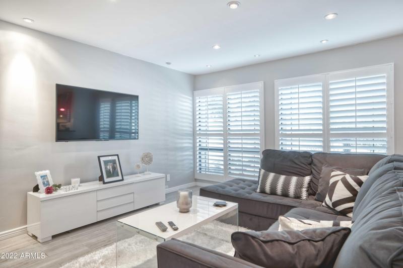 5201 N 24TH St #102 - 092532