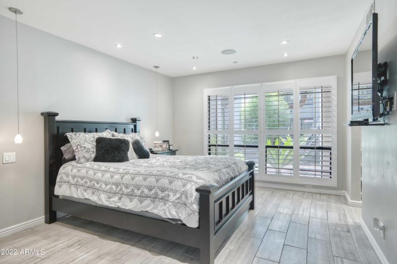 5201 N 24TH St #102 - 093710