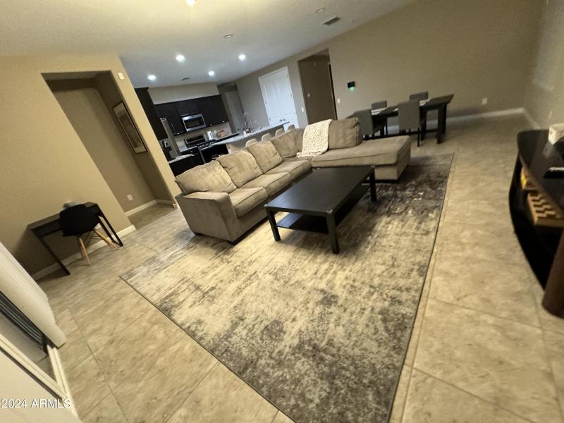 F5D1A00B-5E8B-497F-8C84-4B32DB8E9675