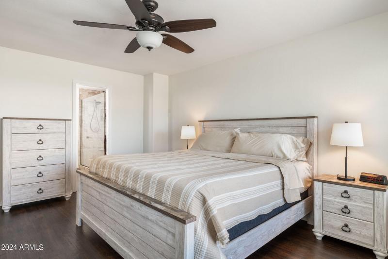 29-web-or-mls-7515-e-laguna-azul-ave