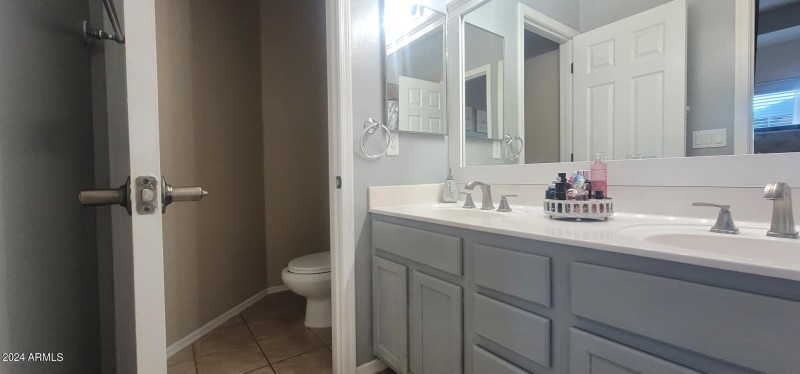 3731 CR master bathroom vanity