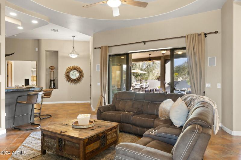 07_11362_E_Dale_Ln__007_mls