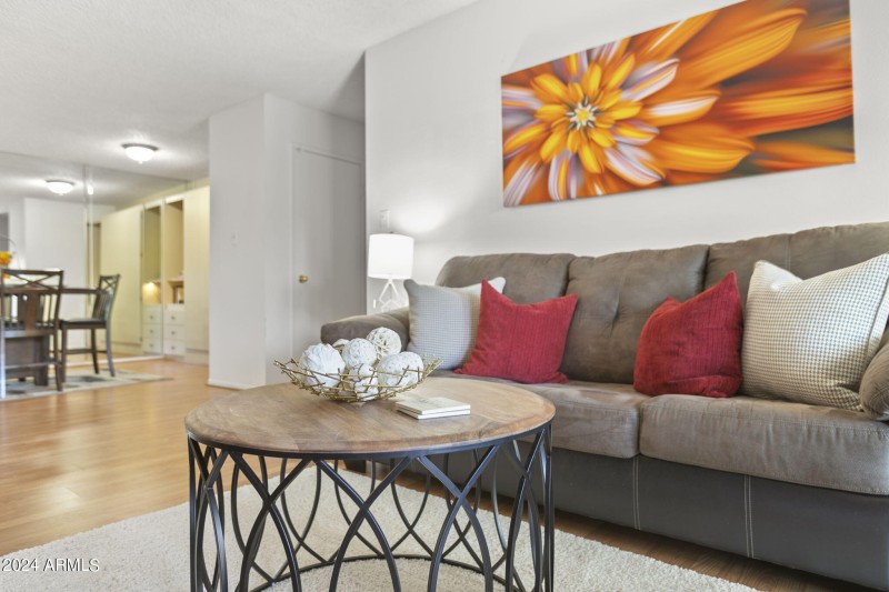 7-web-or-mls-5525-e-thomas-rd-unit-m11