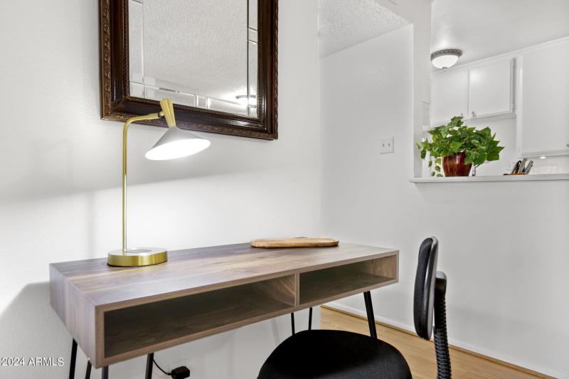 9-web-or-mls-5525-e-thomas-rd-unit-m11