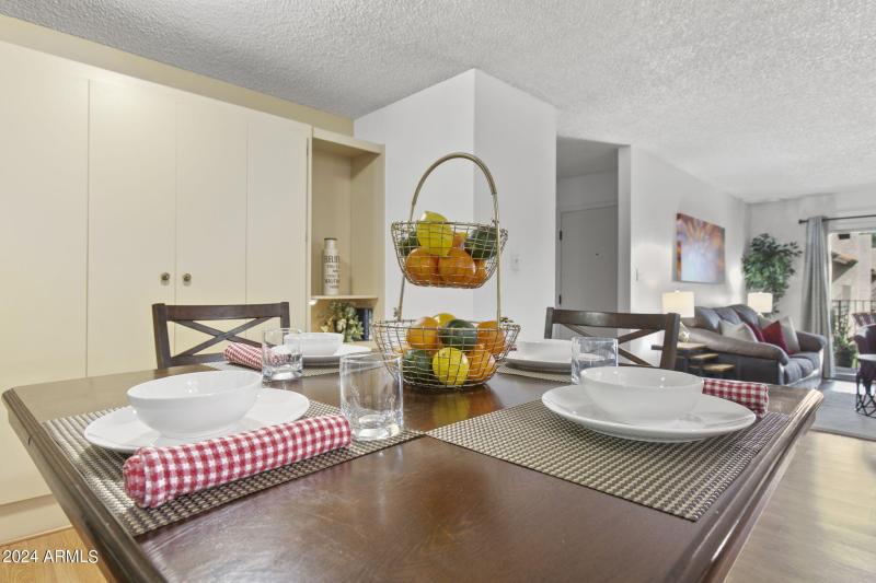 12-web-or-mls-5525-e-thomas-rd-unit-m11