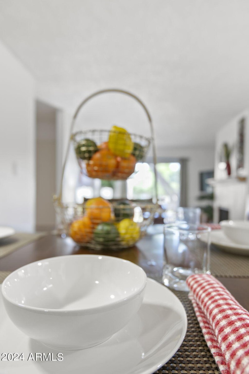 17-web-or-mls-5525-e-thomas-rd-unit-m11