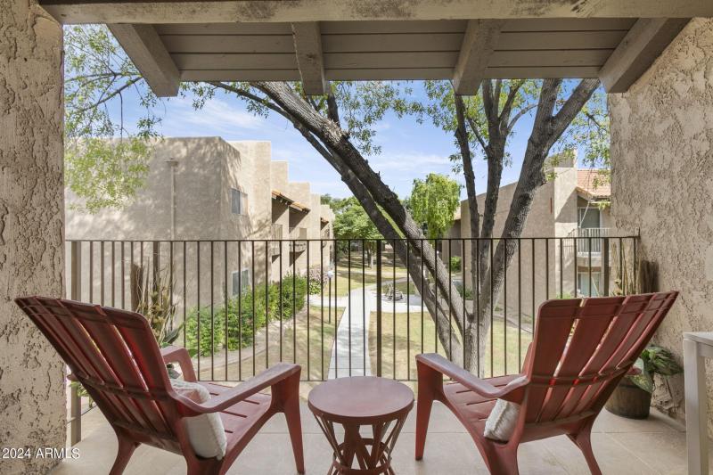 23-web-or-mls-5525-e-thomas-rd-unit-m11