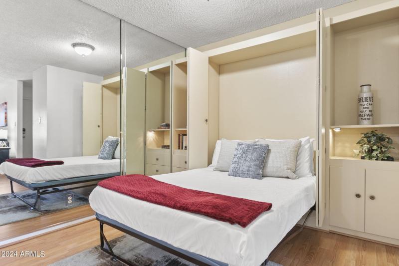 33-web-or-mls-5525-e-thomas-rd-unit-m11