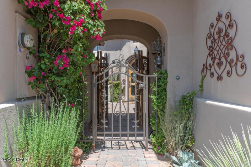 8882 E Flathorn Dr Scottsdale-large-002-