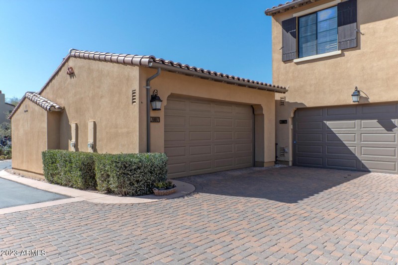 20704 N 90th Pl Unit 1001-large-022-025-