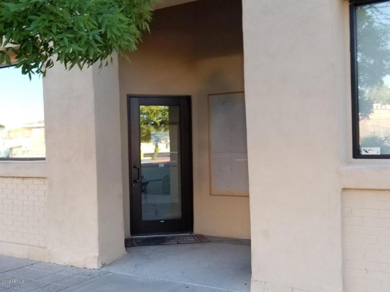 936 F left entrance door