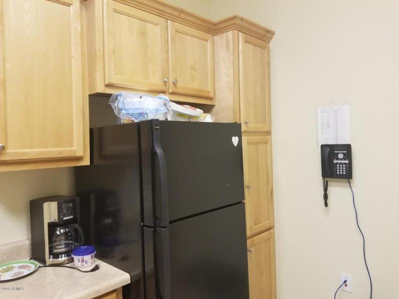 936 1st side kitchen fridge