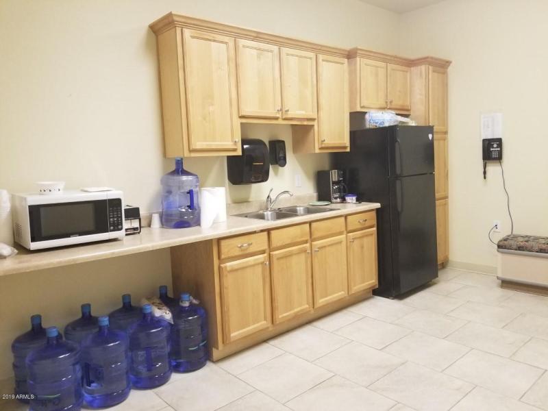 936 1st side kitchen