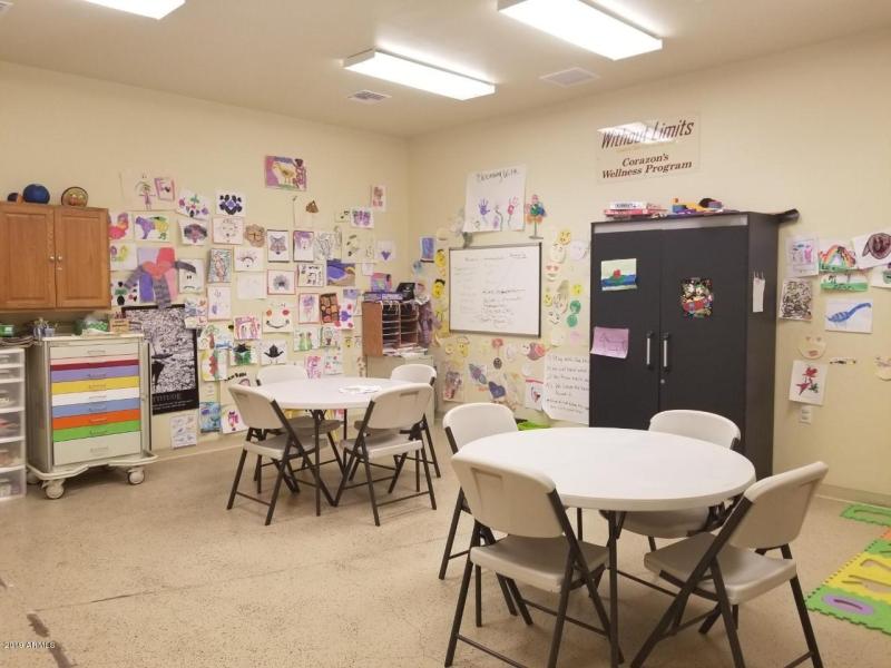 936 1st side work room