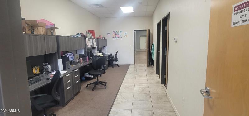 1019 F Av desks area