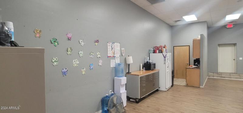 1019 F Av working and kitchen area