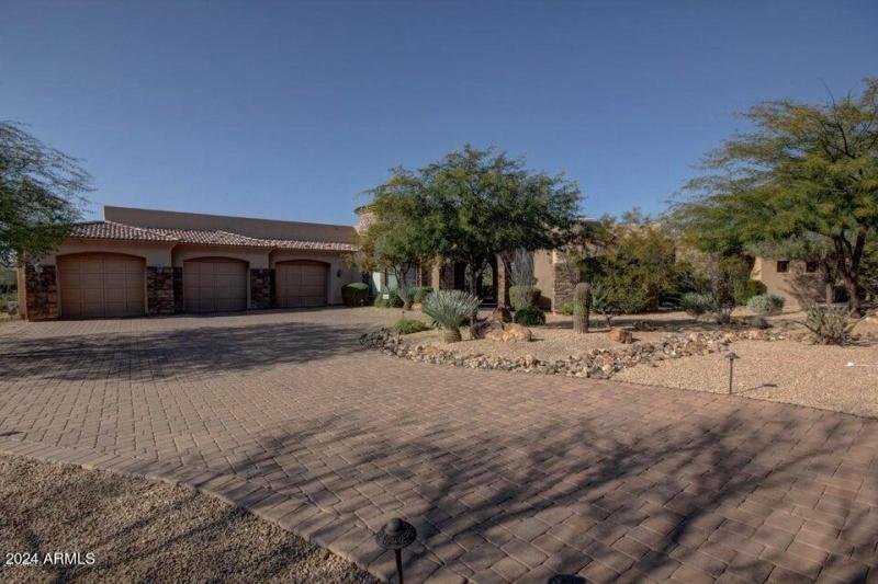 20150925212919936833000000-o