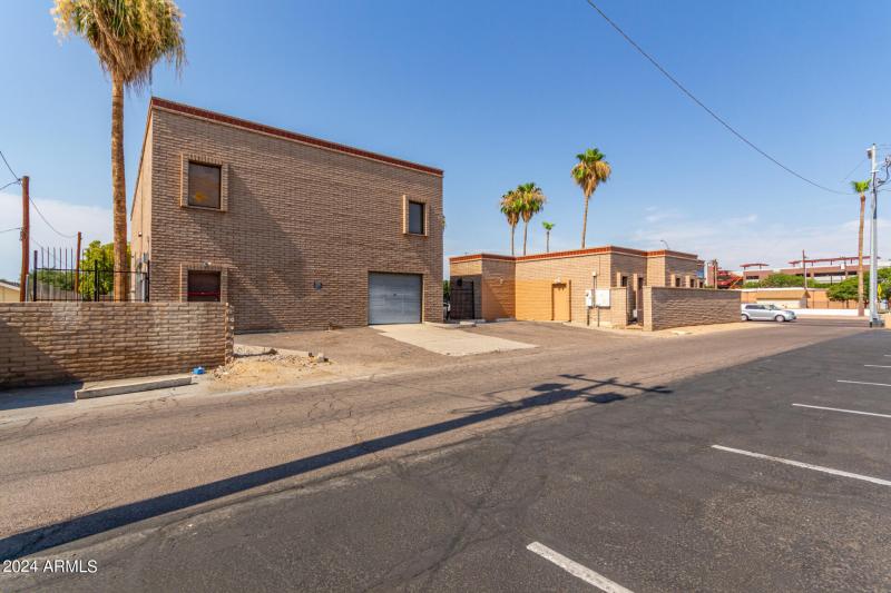 0005-05 - 59th 7122 UNIT 102 & 201