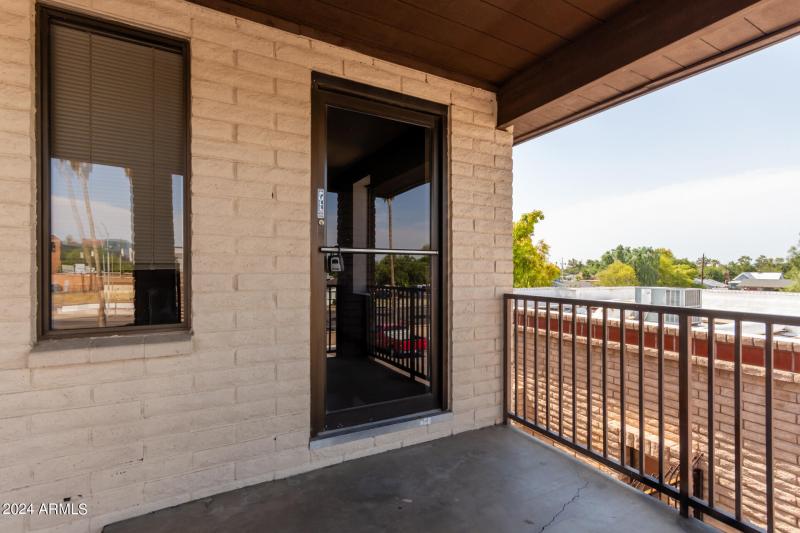 0007-07 - 59th 7122 UNIT 102 & 201