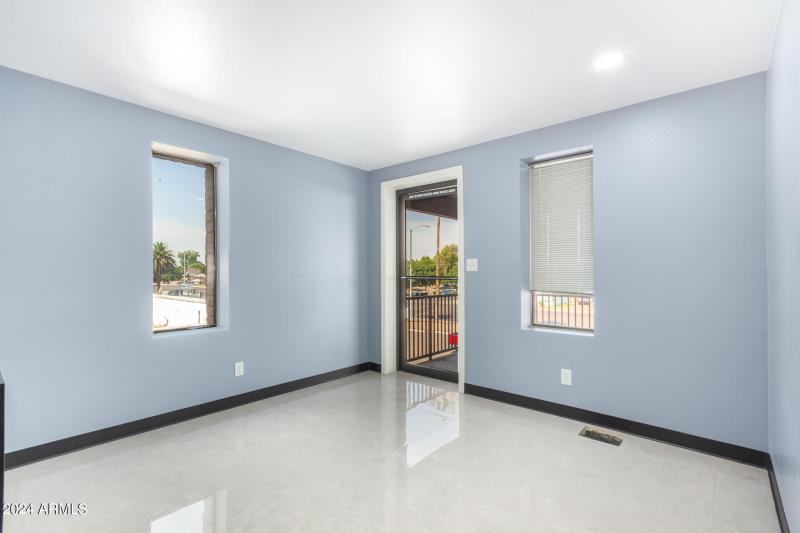 0010-10 - 59th 7122 UNIT 102 & 201