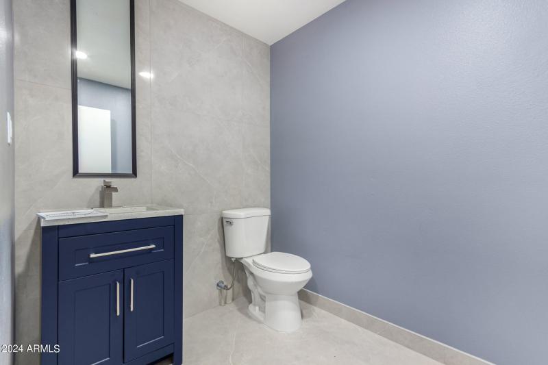 0027-27 - 59th 7122 UNIT 102 & 201