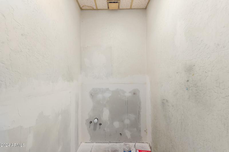 0033-33 - 59th 7122 UNIT 102 & 201