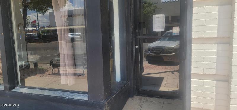 1109 G Ave entrance glass door