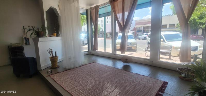 1109 G Ave glass windows