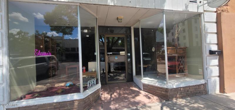 1113 G Ave main entrance