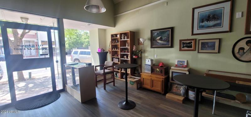 1113 G Ave front area