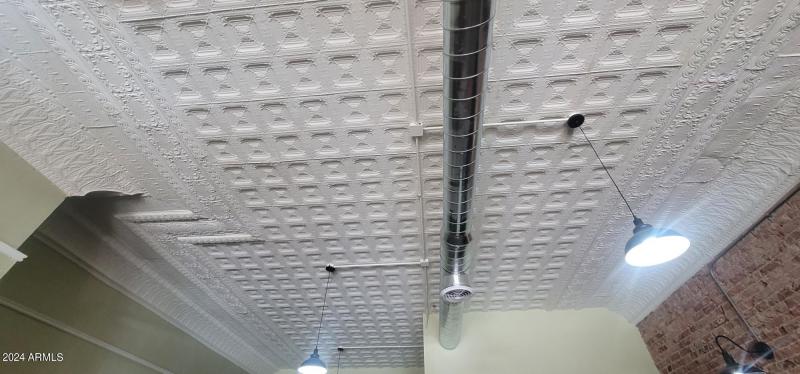 1113 G Ave ceiling details