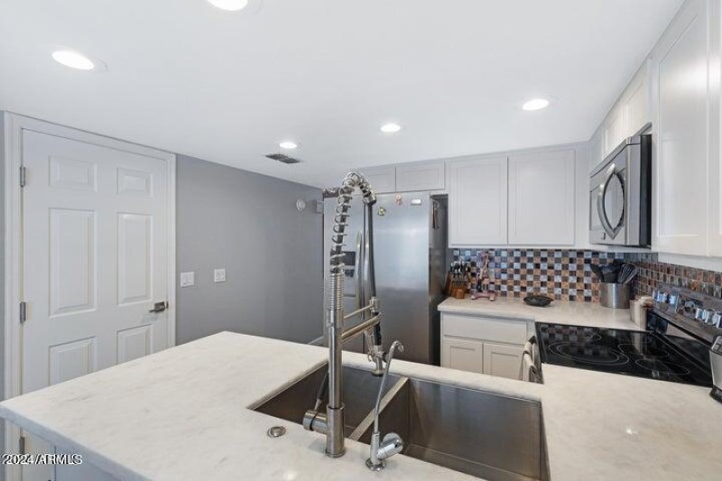 20230522182805002717000000-o