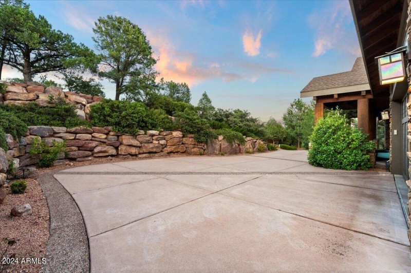Driveway/Front Entrance
